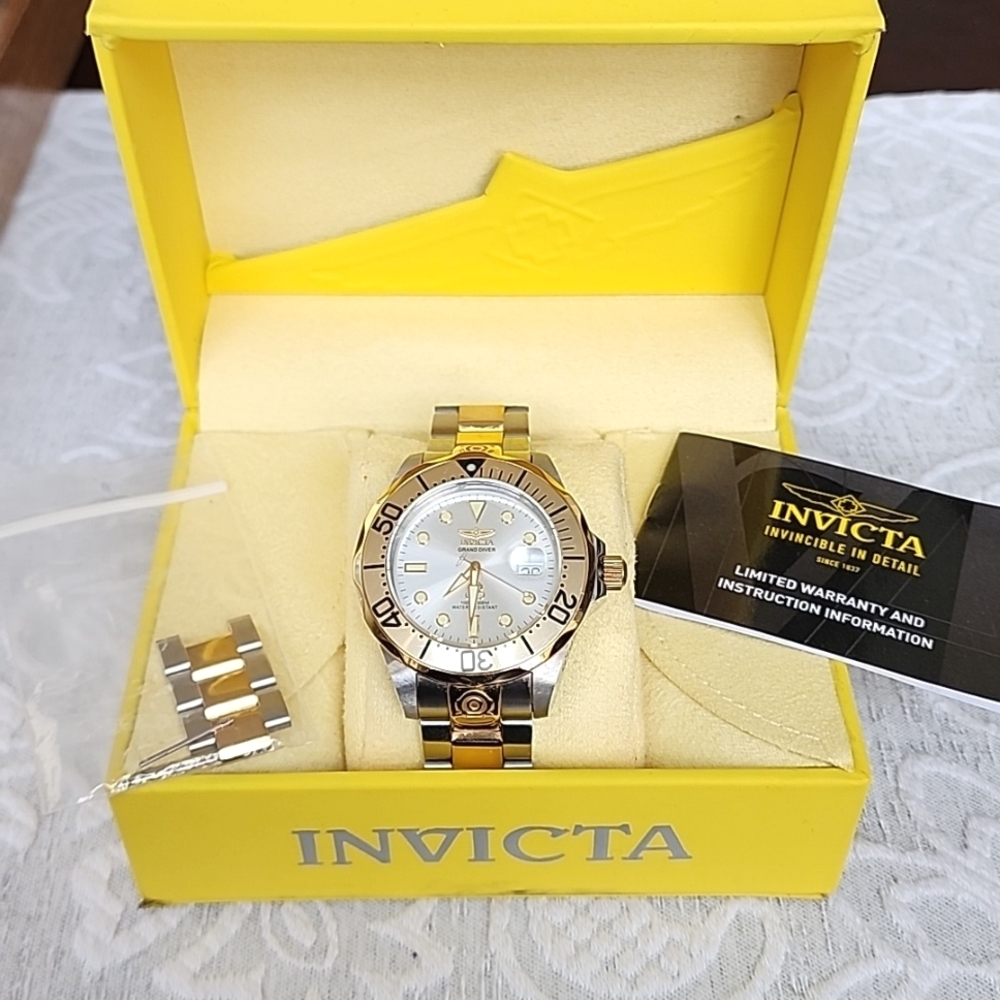 Men's Invicata Watch